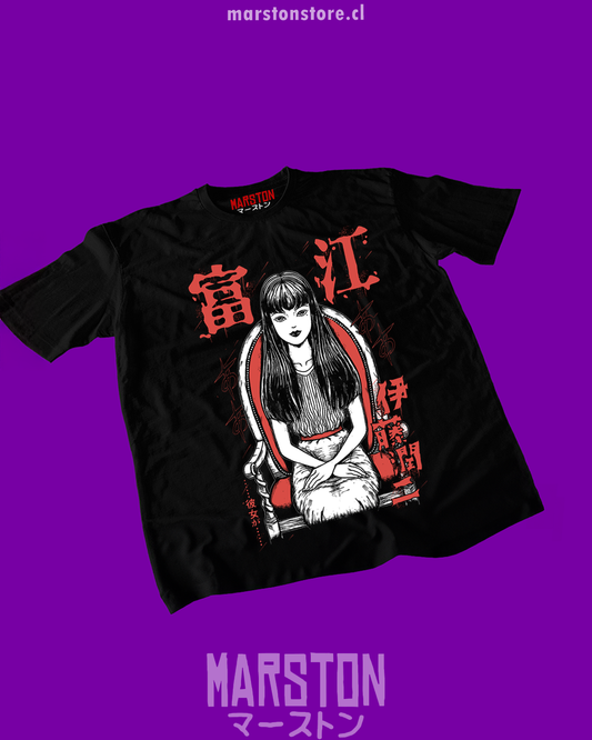 Polera negra de Junji Ito