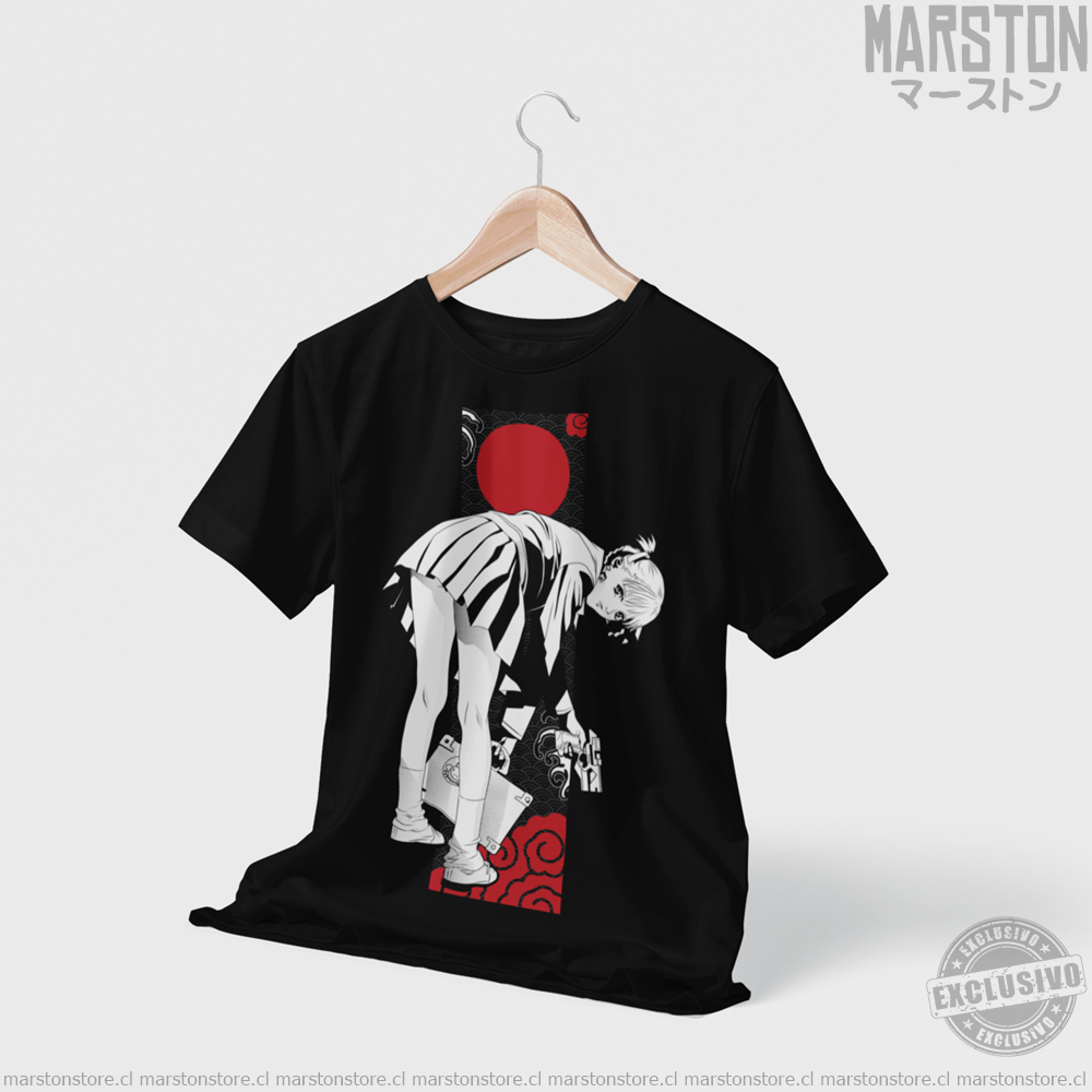 Polera negra de Kite