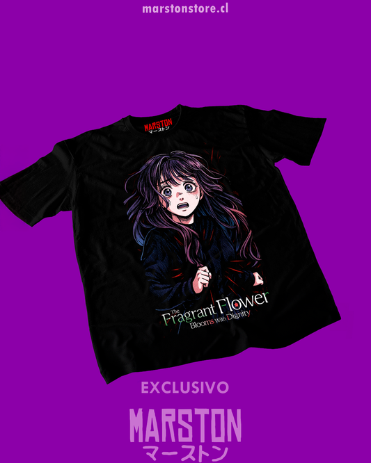 Polera negra de La Nobleza de las Flores