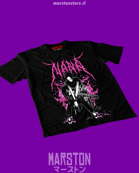 Polera negra de Nana con Nana Osaki