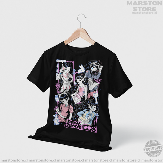 Polera negra de NewJeans