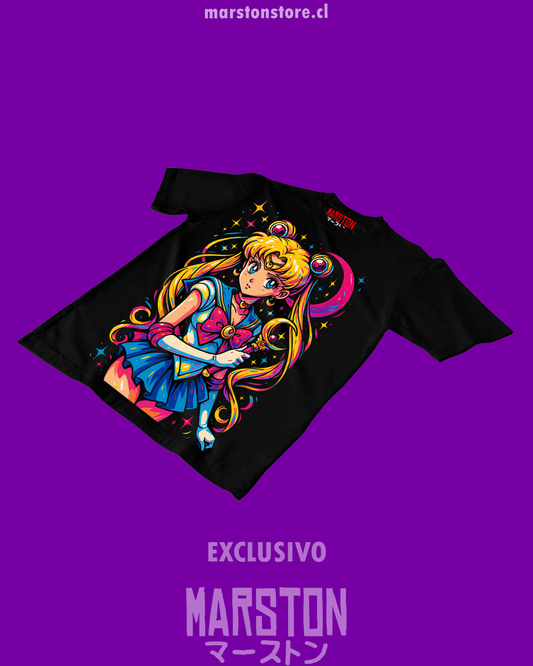 Polera negra de Sailor Moon con Usagi Tsukino, conocida como Serena