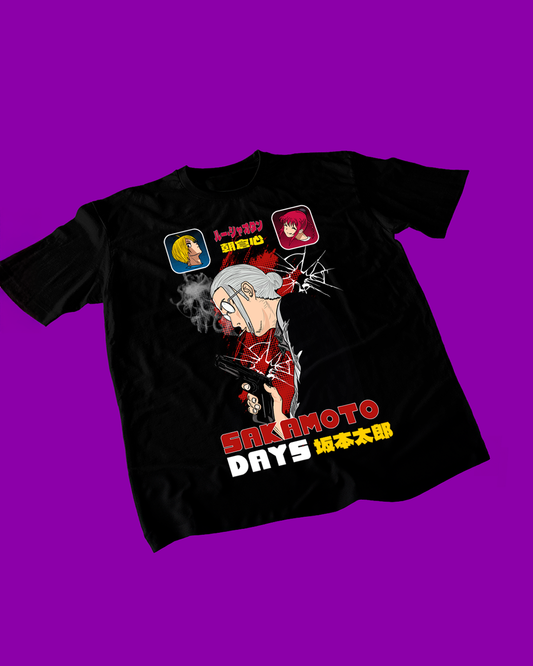 Polera negra de Sakamoto Days con Taro Sakamoto