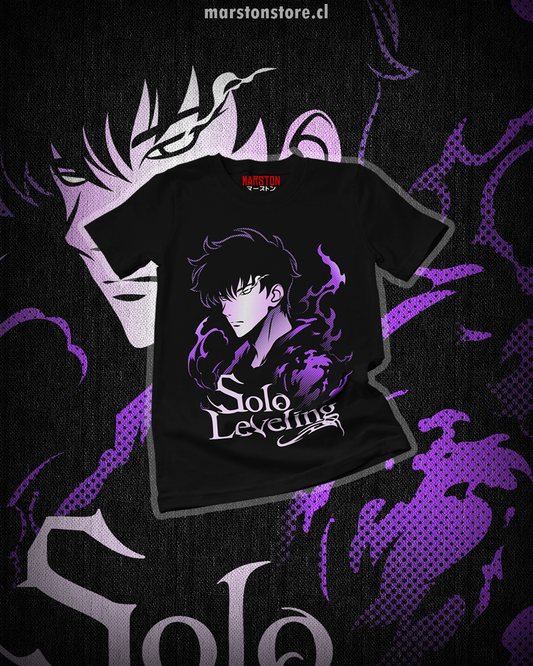 Polera negra de Solo Leveling con diseño anime