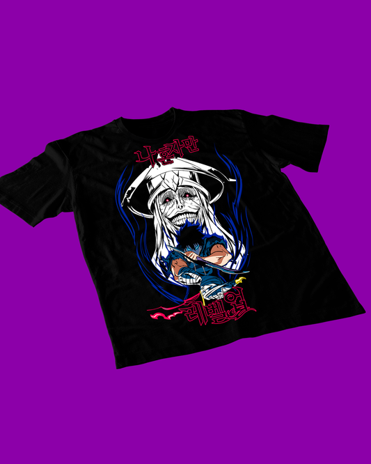 Polera negra de Solo Leveling con diseño anime