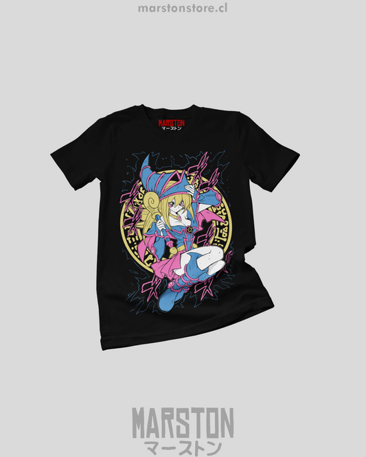 Polera negra de Yu-Gi-Oh! con Maga Oscura