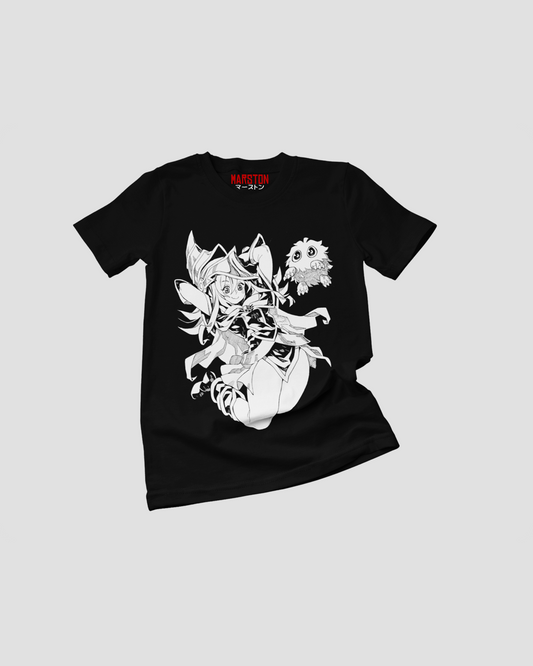 Polera negra de Yu-Gi-Oh! con Maga Oscura (Dark Magician Girl)