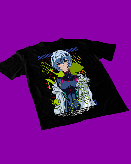 Polera negra Neon Genesis Evangelion con diseño de Rei Ayanami
