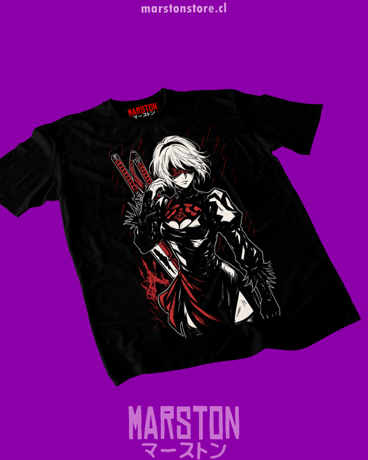 Polera negra NieR: Automata con diseño de 2B
