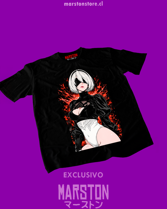 Polera negra NieR: Automata con diseño de 2B