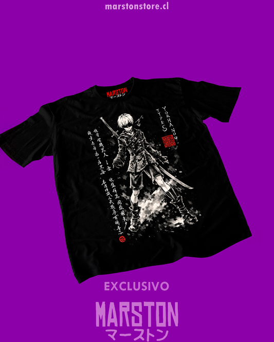 Polera negra NieR: Automata con diseño de 9S