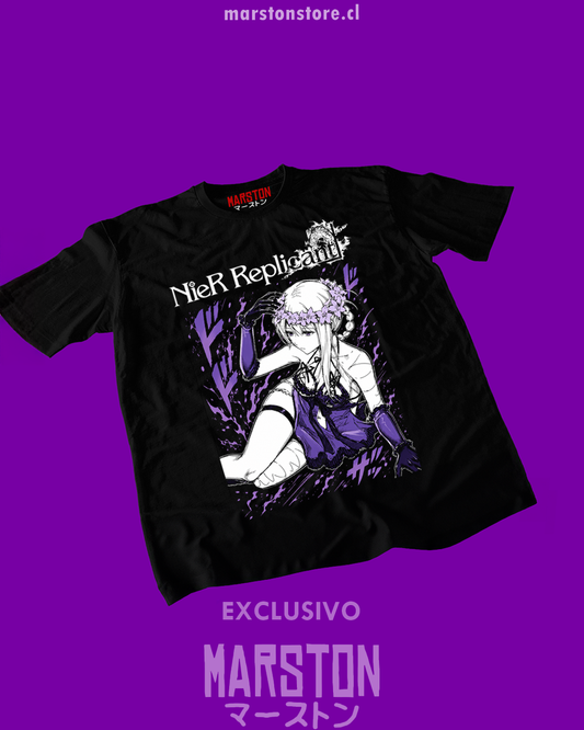Polera negra NieR Replicant con diseño de Kainé