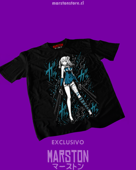 Polera negra NieR Replicant con diseño de Kainé