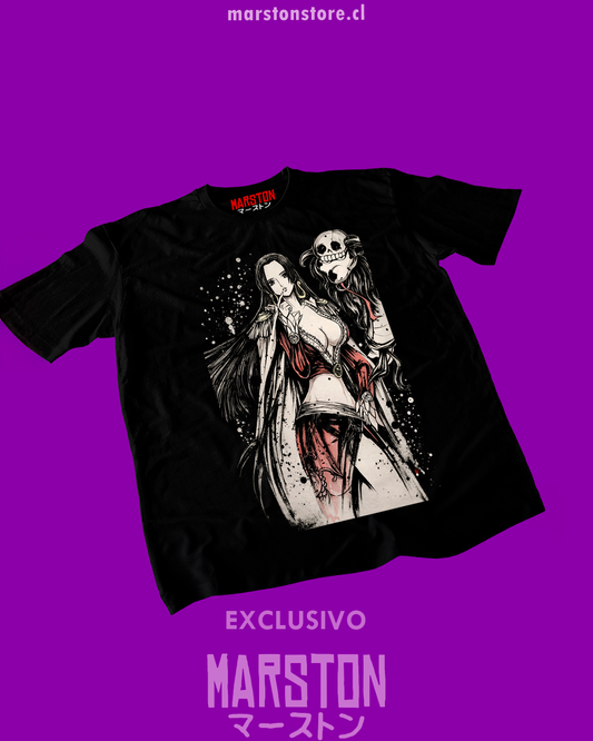 Polera negra One Piece con diseño de Boa Hancock