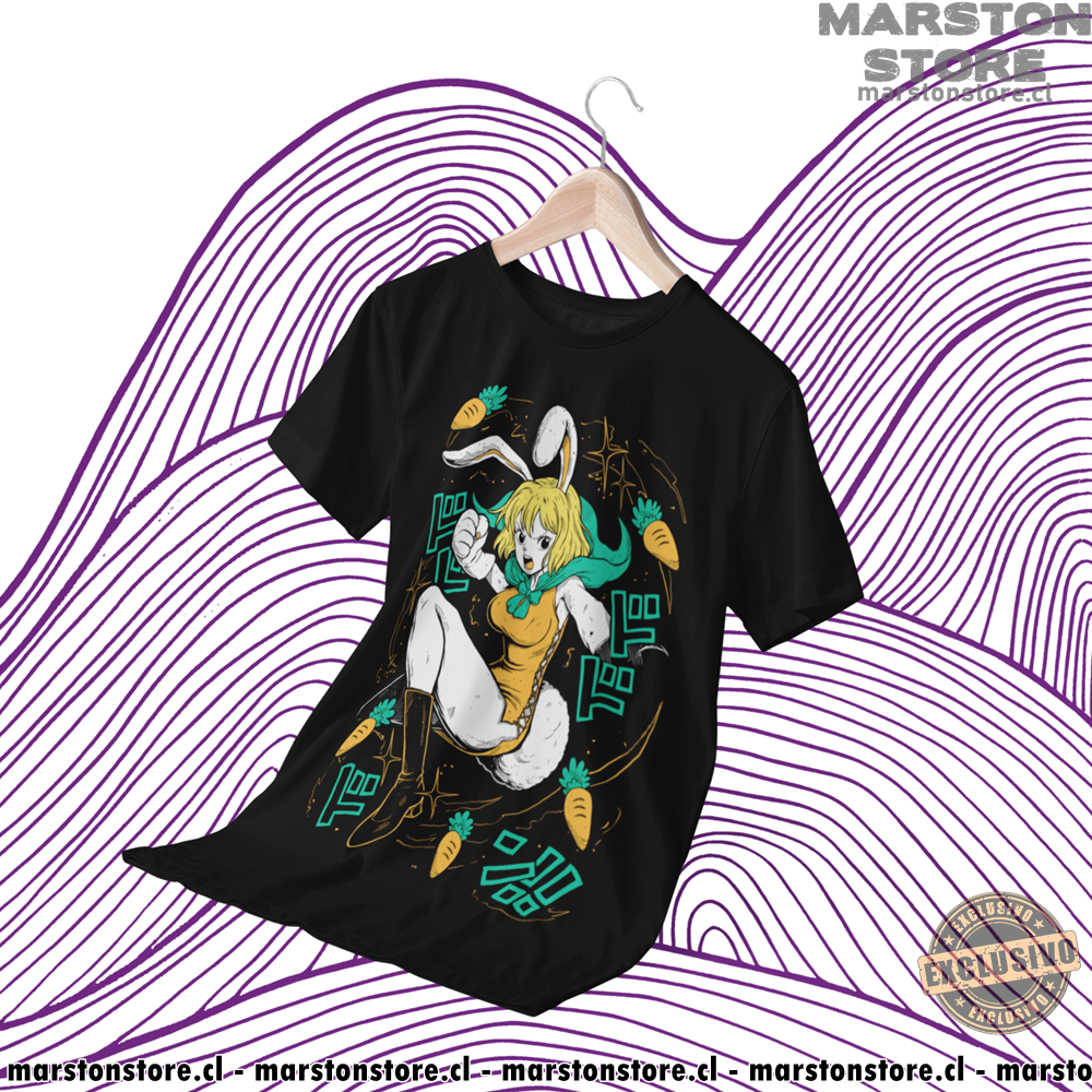 Polera negra One Piece con diseño de Carrot
