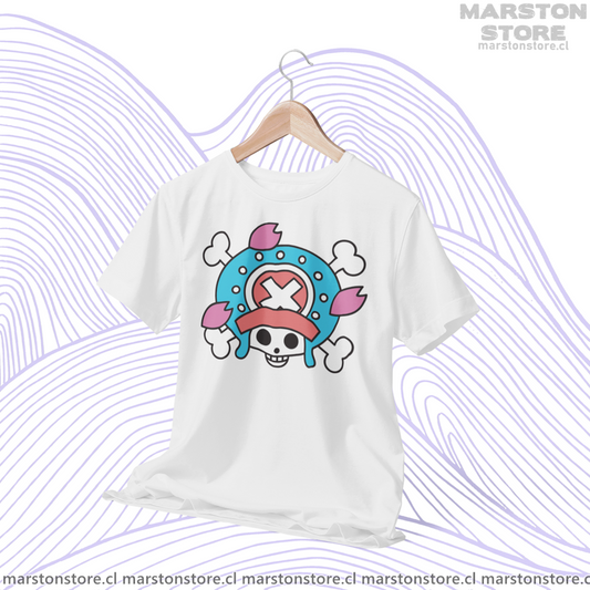 Polera blanca One Piece con diseño inspirado en el anime