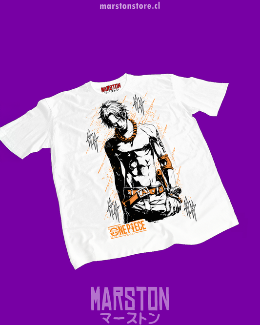 Polera blanca One Piece con diseño de Portgas D. Ace