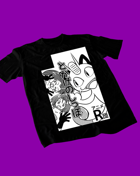 Polera negra de Pokémon con diseño del Equipo Rocket