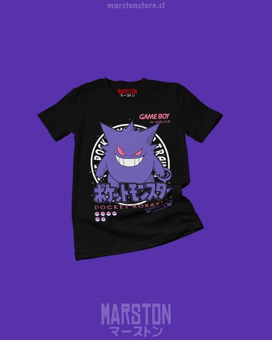 Polera negra Pokémon con Gengar en diseño retro estilo Game Boy, tipo Fantasma y Veneno