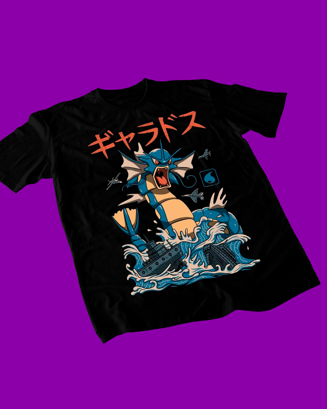Polera negra de Pokémon con Magikarp y Gyarados