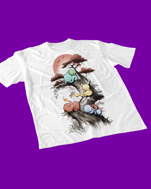 Polera blanca de Pokémon con Pikachu, Bulbasaur, Squirtle y Charmander