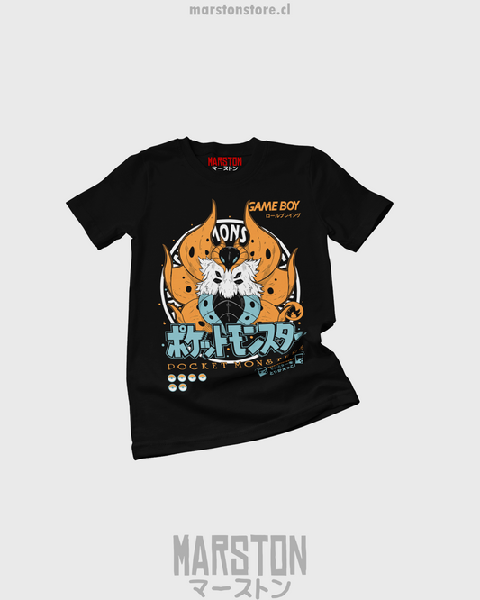 Polera negra de Pokémon con diseño de Volcarona
