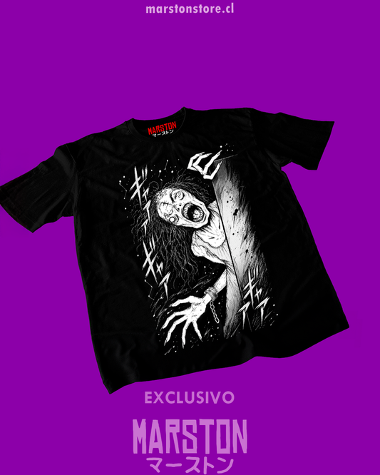 Polera negra con diseño de Resident Evil Requiem