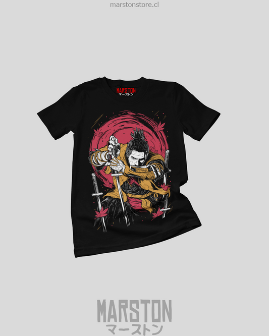 Polera negra con diseño de Sekiro: Shadows Die Twice