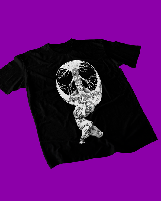 Polera negra con diseño de Shingeki no Kyojin