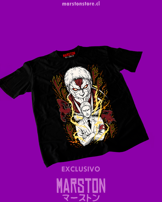 Polera negra Shingeki no Kyojin con diseño de Reiner Braun