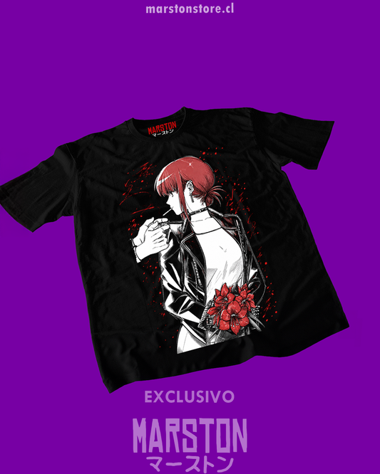 Polera negra Smoking Behind the Supermarket with You con diseño de Yamada