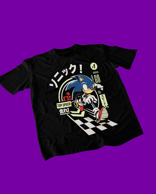 Polera negra con diseño de Sonic