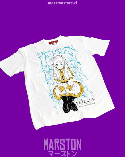 Polera blanca Sousou no Frieren con diseño inspirado en el anime