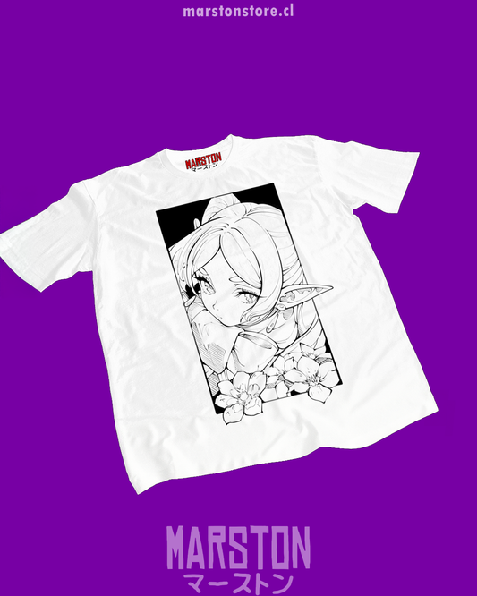Polera blanca Sousou no Frieren con diseño inspirado en el anime