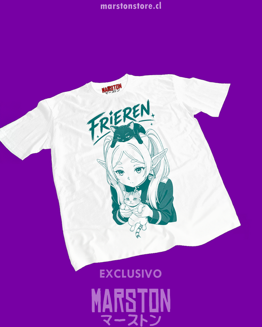 Polera blanca Sousou no Frieren con diseño inspirado en el anime