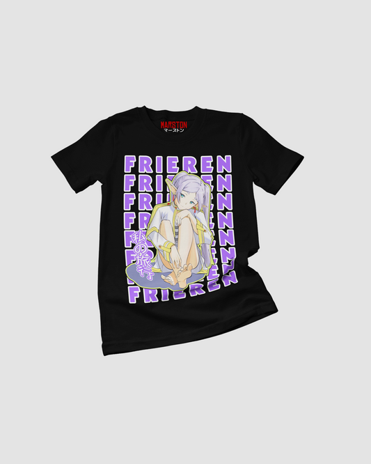 Polera negra Sousou no Frieren con diseño inspirado en el anime