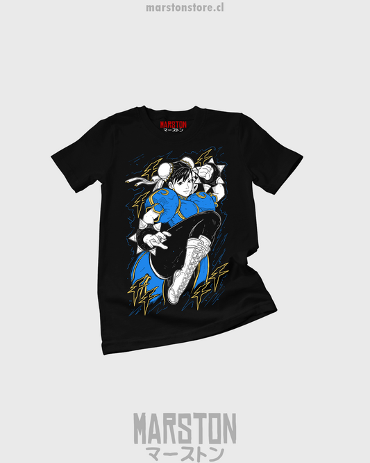 Polera negra Street Fighter con diseño de Chun-Li