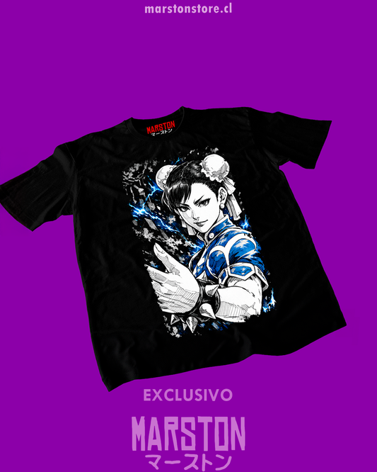 Polera negra Street Fighter con diseño de Chun-Li