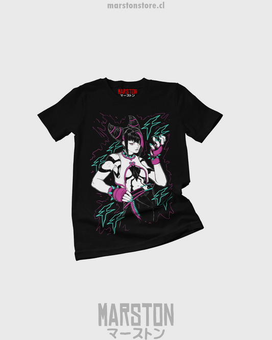 Polera negra Street Fighter con diseño de Juri Han