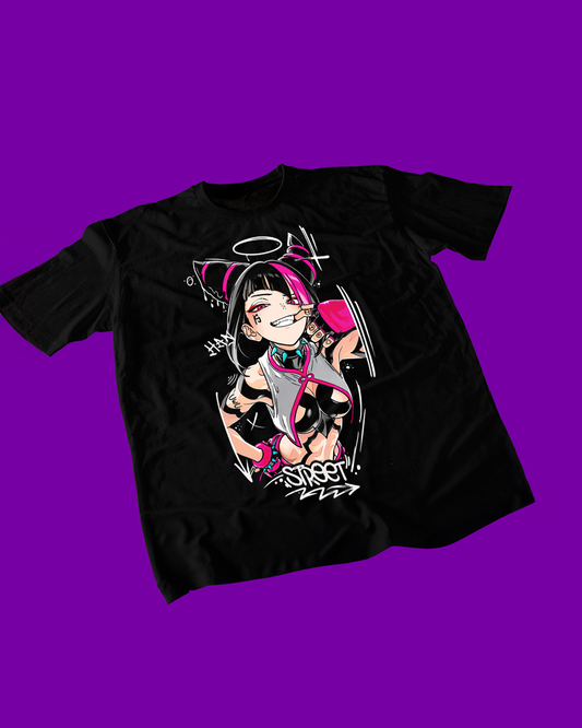 Polera negra Street Fighter con diseño de Juri Han