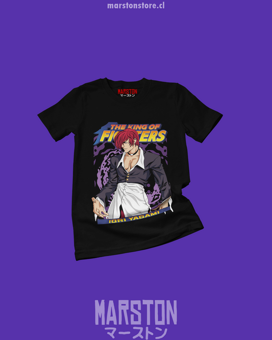 Polera negra The King of Fighters con diseño de Iori Yagami