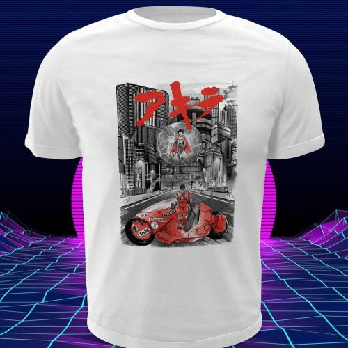 Polera blanca de Akira
