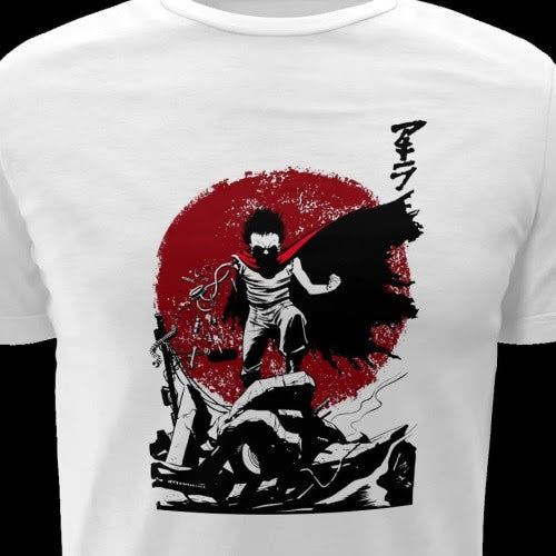 Polera blanca de Akira