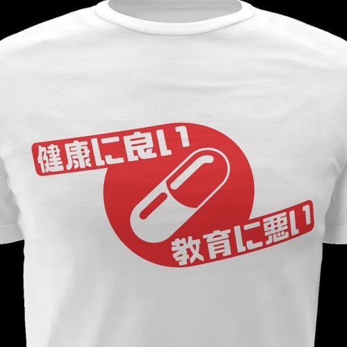 Polera blanca de Akira
