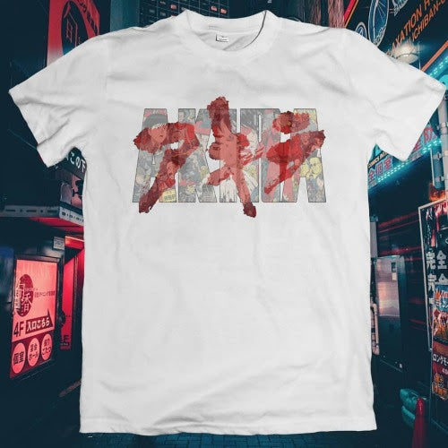 Polera blanca de Akira