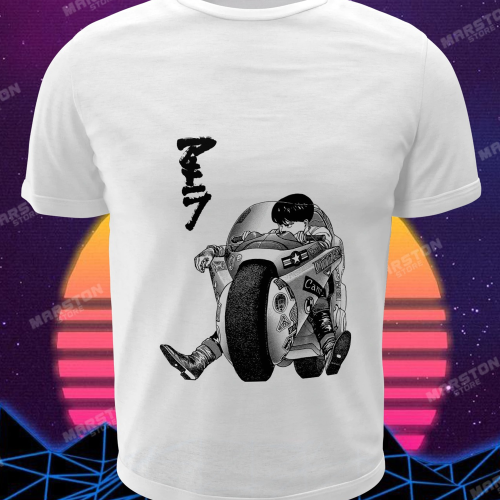 Polera blanca de Akira con Shotaro Kaneda