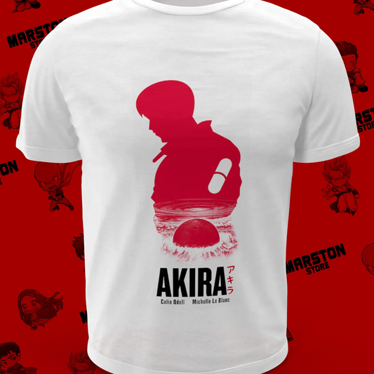 Polera blanca de Akira con Shotaro Kaneda