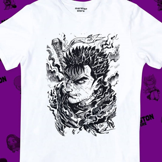 Polera blanca de Berserk con diseño inspirado en el manga