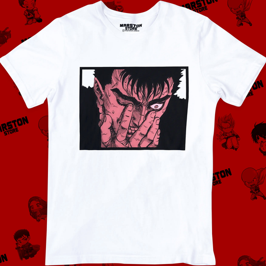 Polera blanca de Berserk con diseño inspirado en el manga