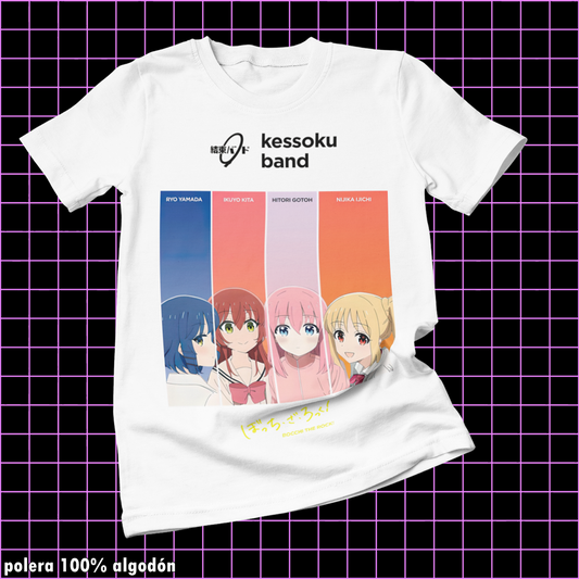 Polera blanca de Bocchi the Rock! con diseño anime